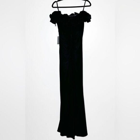Xscape NWT Ruffle Off the Shoulder Crepe Gown Black Size 6 - Picture 4 of 7
